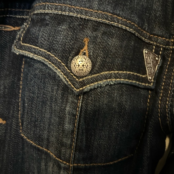 Silver Jean Co Distressed Dark Denim Patty Jacket - Picture 5 of 9